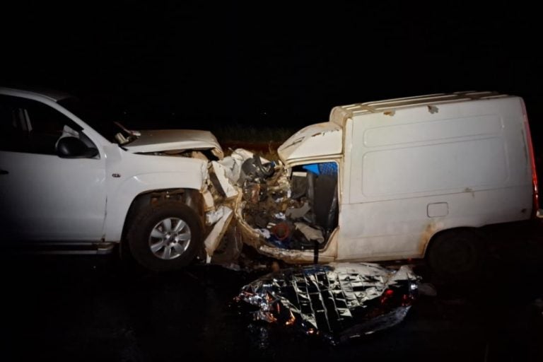 Colisão frontal deixa dois mortos e dois feridos na PR-317