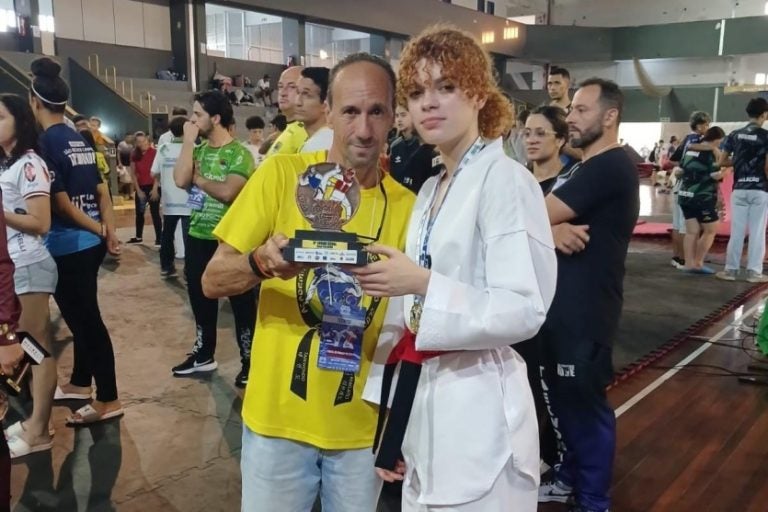 Jovem de Umuarama conquista ouro no Brazil Open de Taekwondo