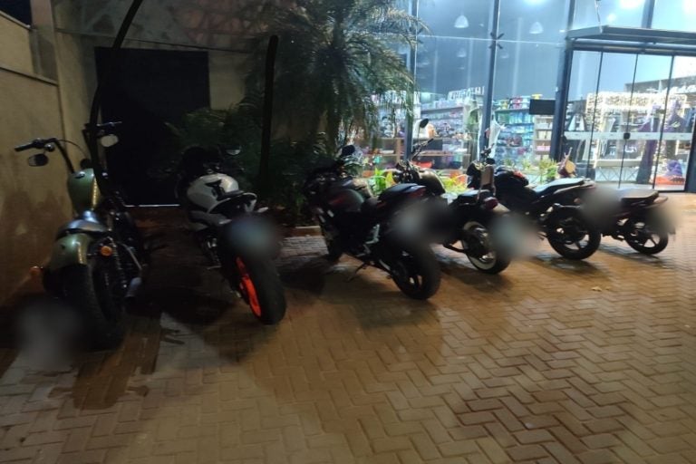Operação Lei Seca 2025 fiscaliza 40 veículos no Centro de Umuarama e apreende 6 motos.