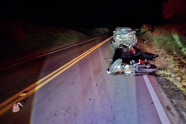 Colisão frontal deixa um morto na PR-489 em Umuarama.