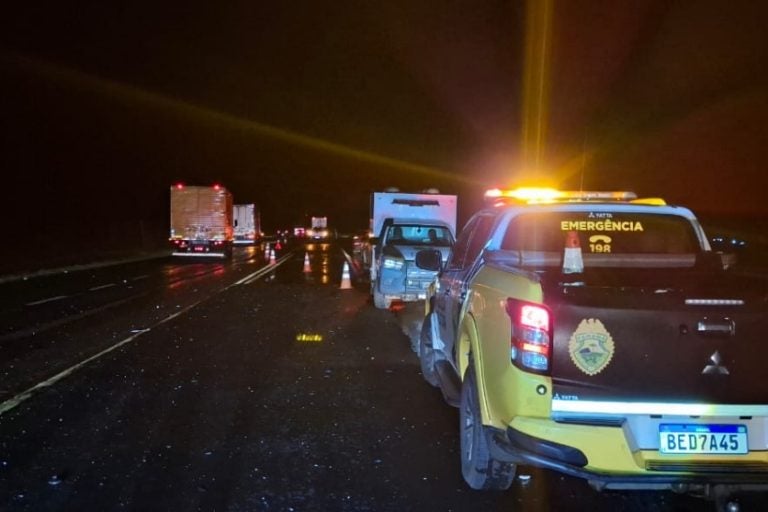 Grave acidente na PR-317 mata duas pessoas e deixa outras sete feridas.