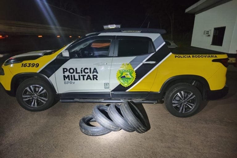 Polícia apreende pneus paraguaios em Cruzeiro do Oeste.
