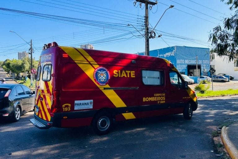 Motociclista fica ferido em acidente em cruzamento de Umuarama