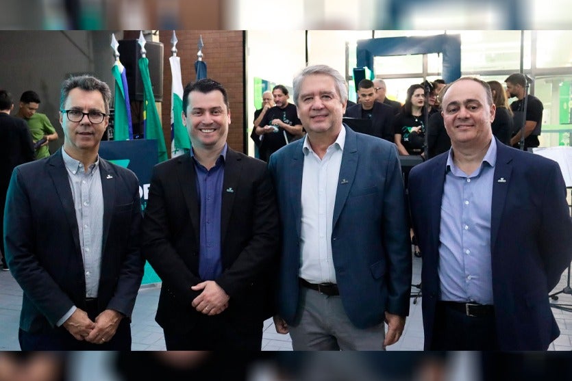 Sicoob reinaugura agência com novo conceito em espaço e atendimento em Ivaté