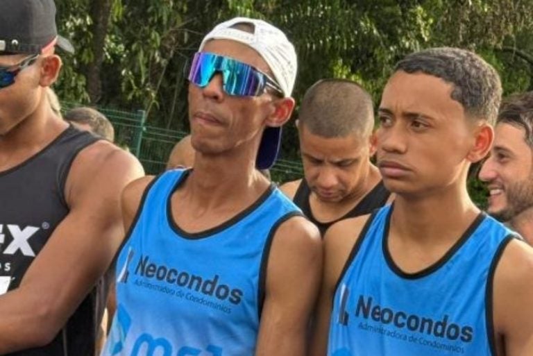Pai e filho de Umuarama conquistam pódios na Oktober Run 2025