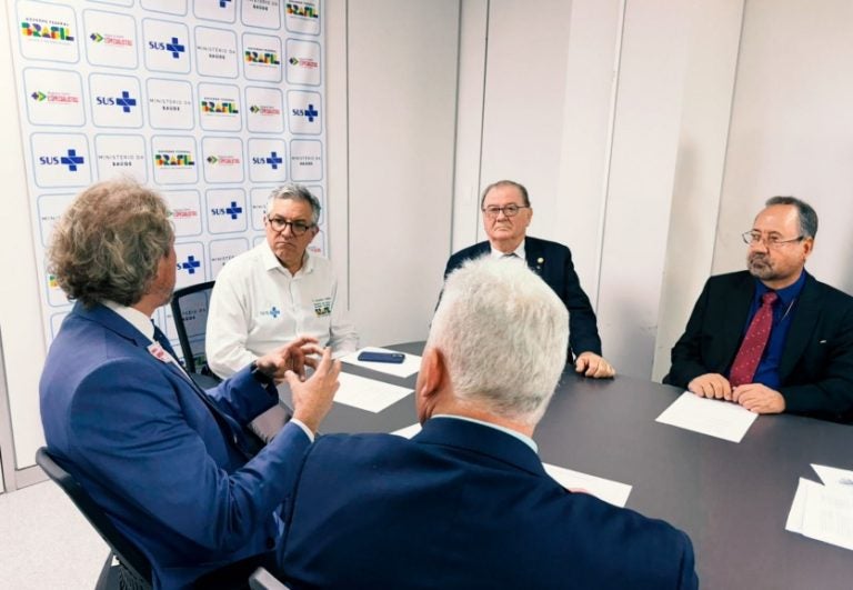 Zeca Dirceu traz investimentos para a Uopeccan de Umuarama após audiência com ministro da Saúde