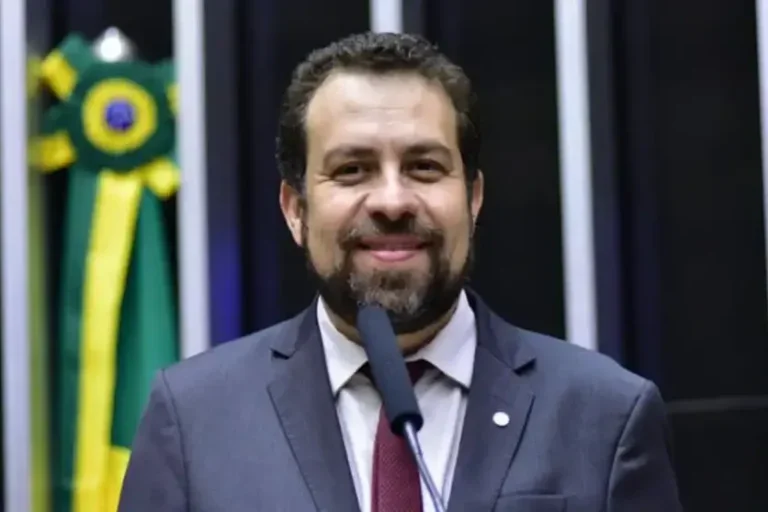 Boulos assume Secretaria-Geral da Presidência e afirma que ouvirá demandas populares