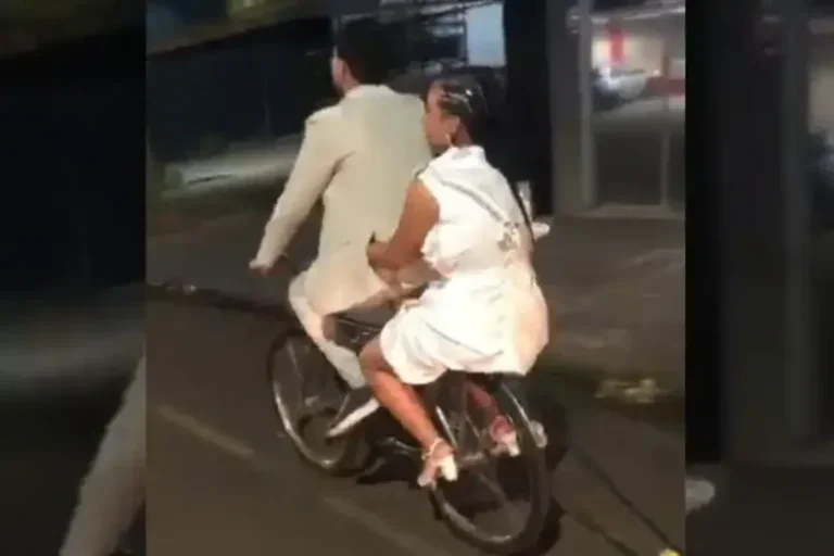 Casal de Sarandi deixa casamento de bicicleta e viraliza nas redes sociais