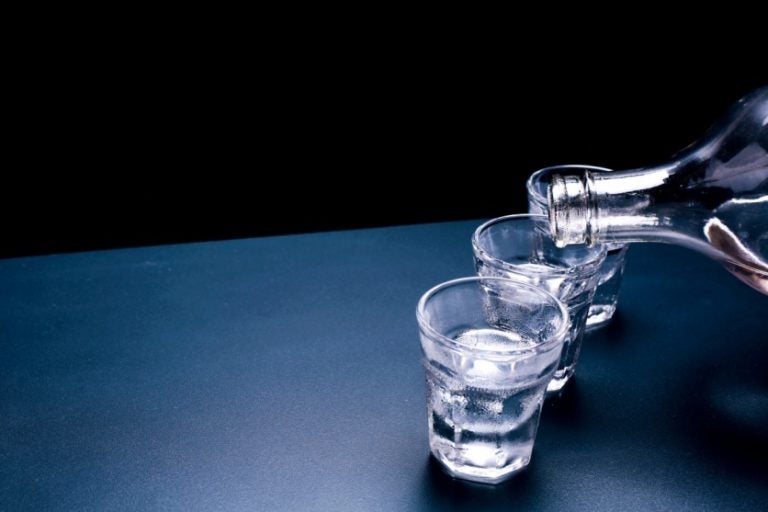 Sesa investiga óbito possivelmente por intoxicação por metanol.