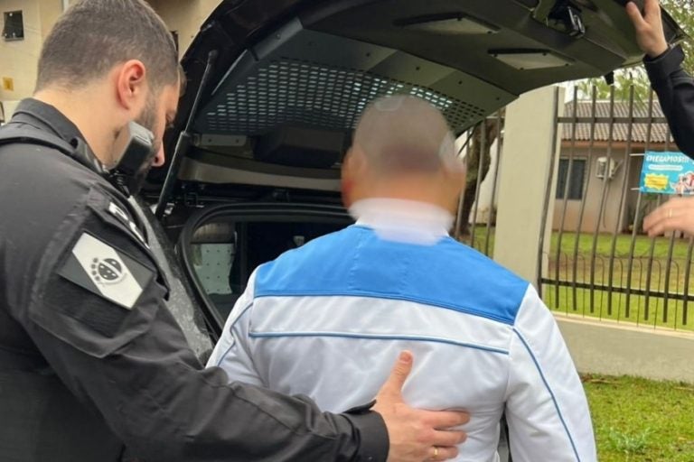MP denuncia padre afastado por 21 crimes sexuais e tráfico de drogas no Paraná