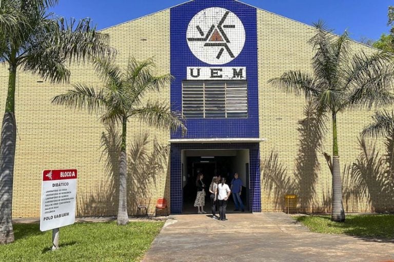 Uem (2)