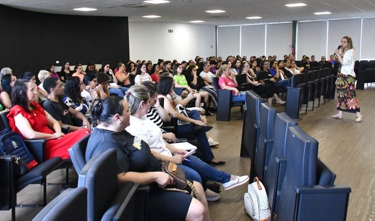 Docentes da rede municipal participam de formação sobre inclusão e práticas pedagógicas