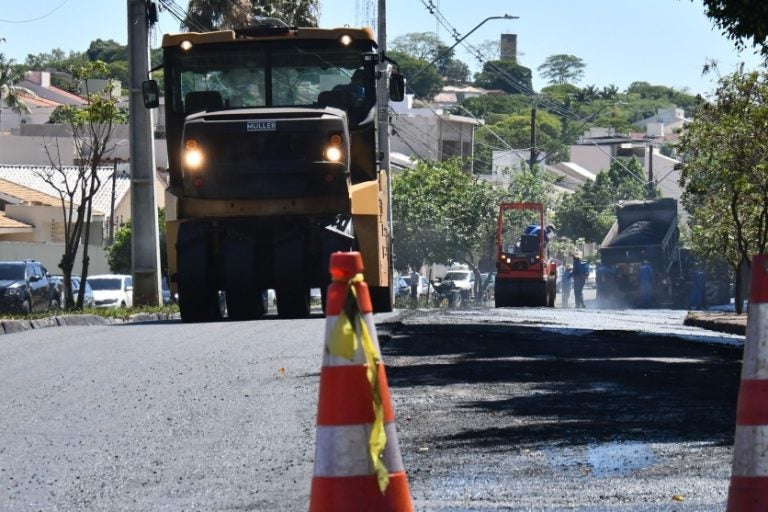 Trecho da Av. Ângelo Moreira da Fonseca passa por revitalização.