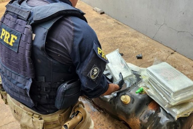 PRF apreende celulares e drogas em Guaíra e Alto Paraíso.