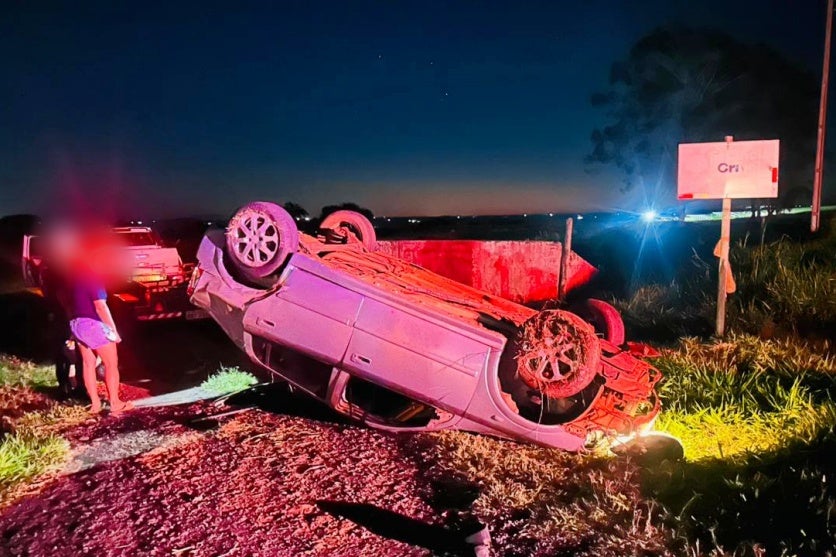 Casal Fica Ferido Após Capotamento Na Pr 580, Em Umuarama (3)