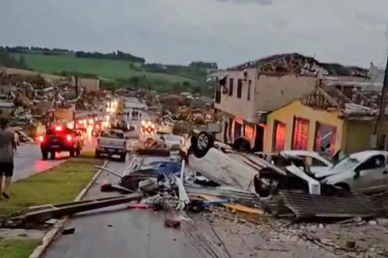 Forte Temporal Deixa Destruição E Feridos Em Cidade Do Paraná