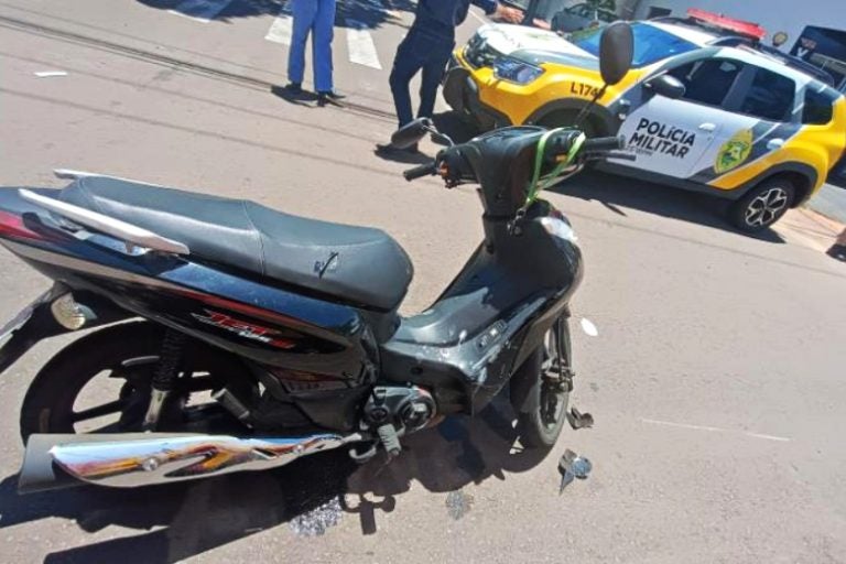 Jovem Fica Ferido Após Colidir Em Carro Em Cruzamento No Centro (3)