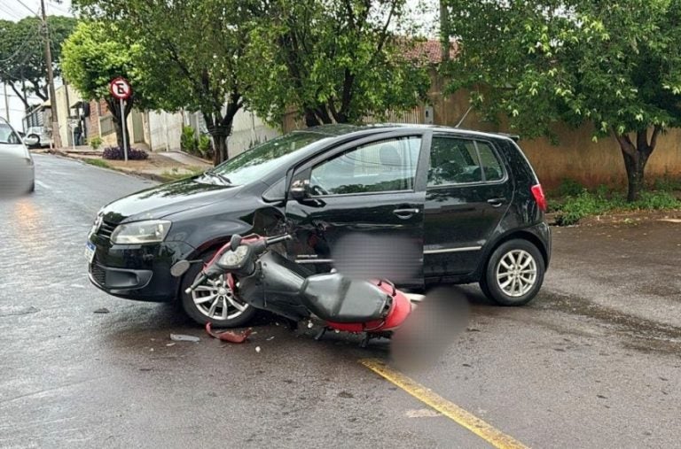 Motociclista Fica Ferido Após Ser Atingido Por Carro Na Travessa Ingá