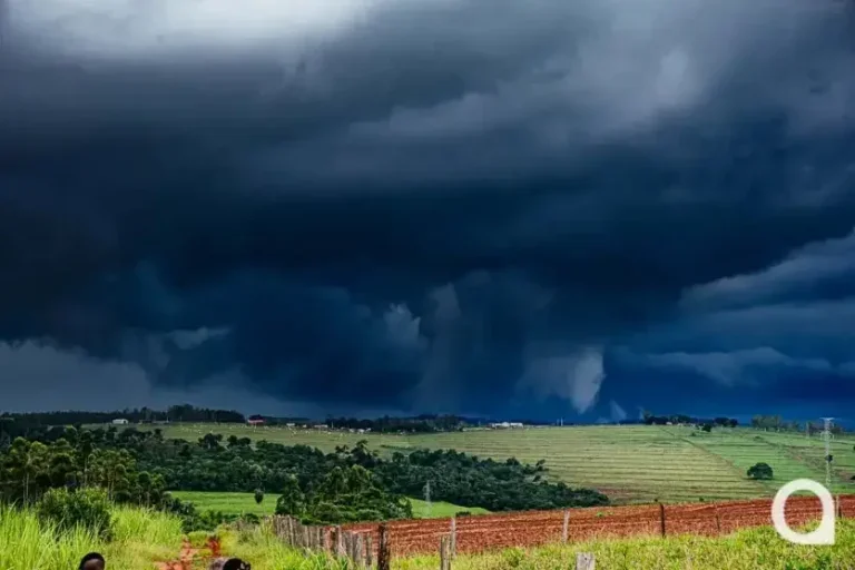 Inmet emite alerta laranja para temporais em Umuarama e várias cidades do Paraná