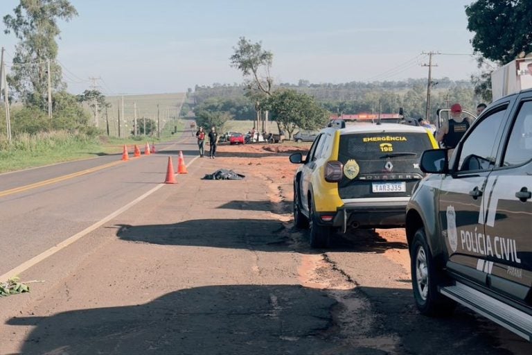 Jovem de 19 anos morre após atropelar cavalo solto na PR-576.