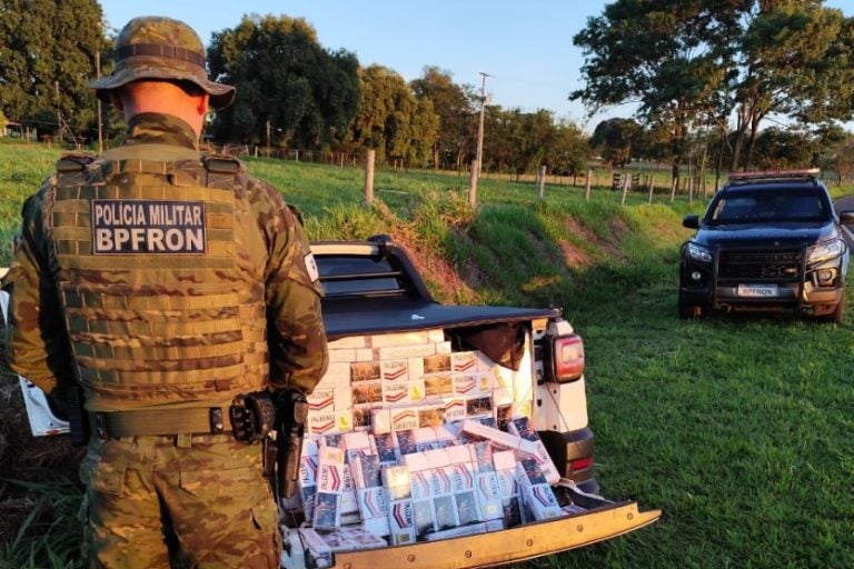 Condutor é preso com 1,5 mil pacotes de cigarros em Tapira.