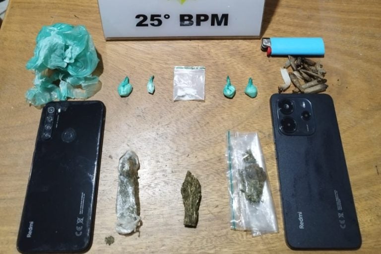Homem suspeito de 'delivery' de cocaína e maconha é preso no Jardim Vitória.