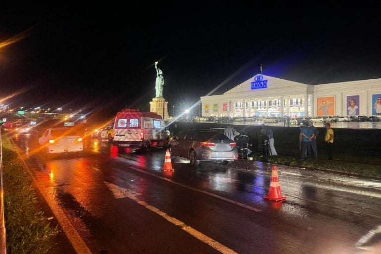 Três crianças ficam feridas em acidente na PR-323 em frente à Havan.