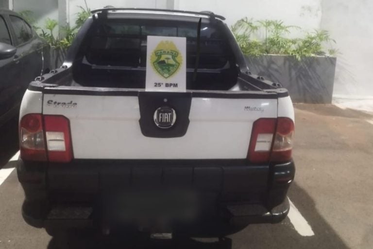 Veículo registrado como roubado é localizado pela PM em Perobal.
