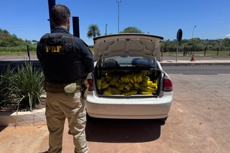 PRF apreende carregamento de maconha na BR-487, em Alto Paraíso e prende motorista