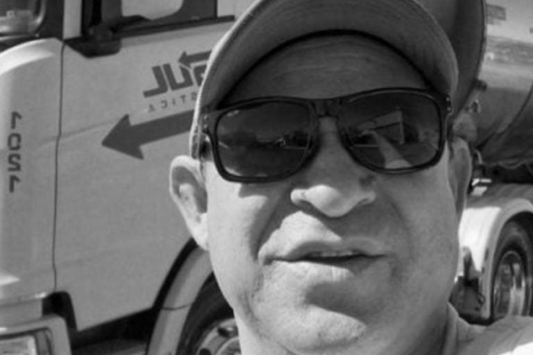Caminhoneiro paranaense é morto com 13 facadas em churrascaria de Pernambuco.