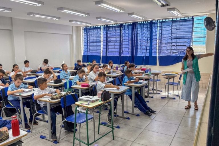 Seed-PR estuda adesão de colégios ao modelo cívico-militar.