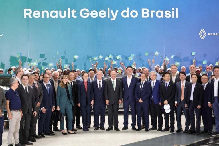 Renault e Geely investem R$ 3,8 bilhões em novo ciclo automotivo no Paraná.