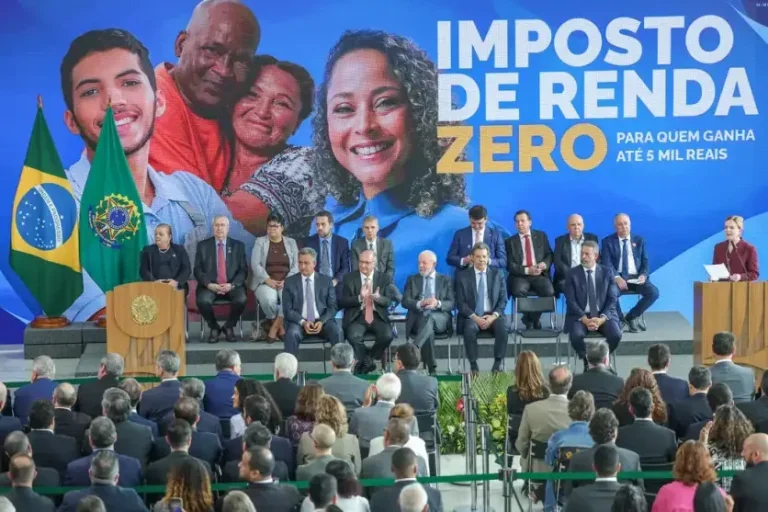 Lula sanciona isenção do Imposto de Renda para trabalhador que recebe até R$ 5 mil.