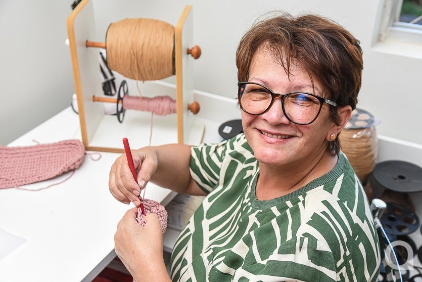 Aposentada, Que Ama Crochê, Faz Sucesso Com Bolsas (3)