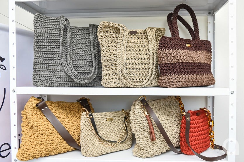 Aposentada, Que Ama Crochê, Faz Sucesso Com Bolsas (8)