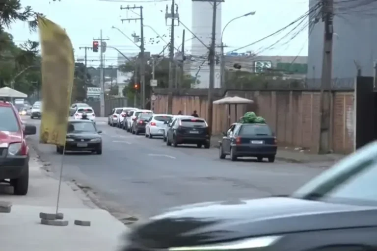 Homem é baleado nos pés e caminha cerca de 1 km para pedir socorro.