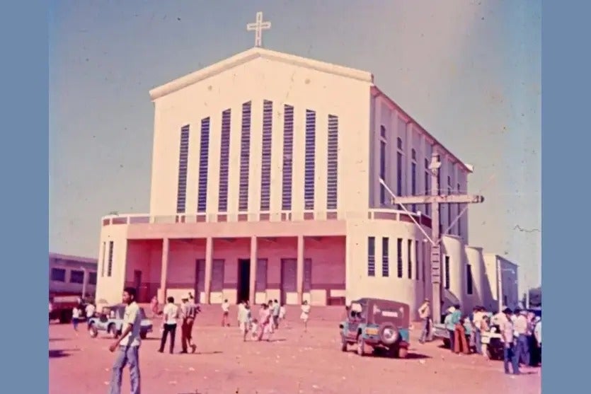 O Ipê Amarelo Que Coloria A Igreja Matriz Já Não Existe Mais!!! (2)