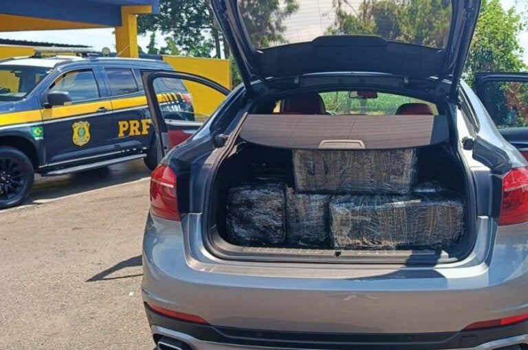 Prf Prende Mulher Com 190 Quilos De Maconha Em Bmw De Luxo (2)