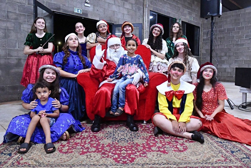 Papai Noel Encerra Apresentações Natalinas Nos Distritos (3)