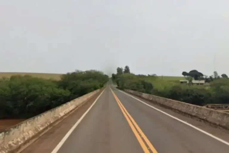 Ponte Sobre Rio Piquiri