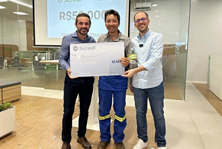 Sicredi Entrega Prêmio De Seguro De Vida A Associado De Ubiratã (1)