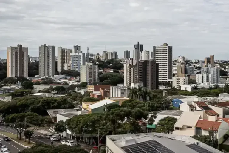 Umuarama inicia semana com calor de até 34°C e possibilidade de chuvas nesta segunda-feira.
