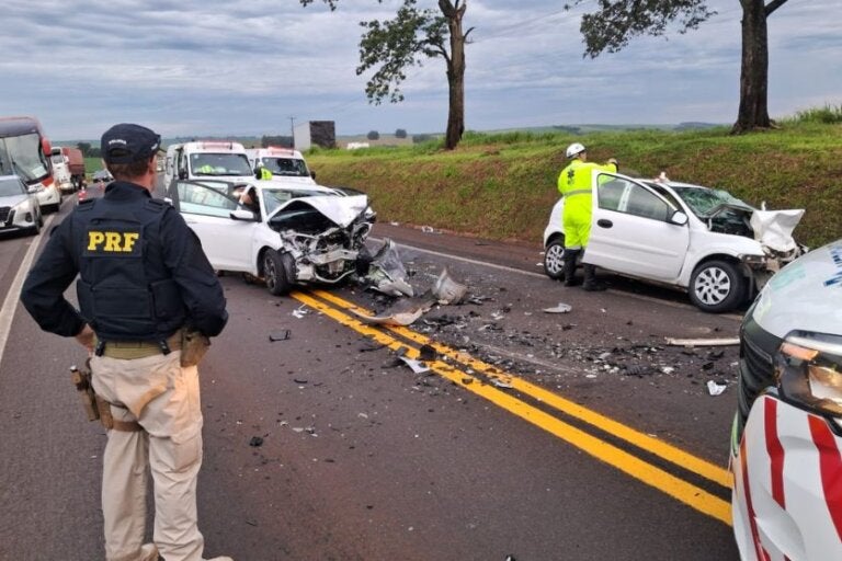 Mãe e filho morrem em colisão frontal na BR-277 em Céu Azul.