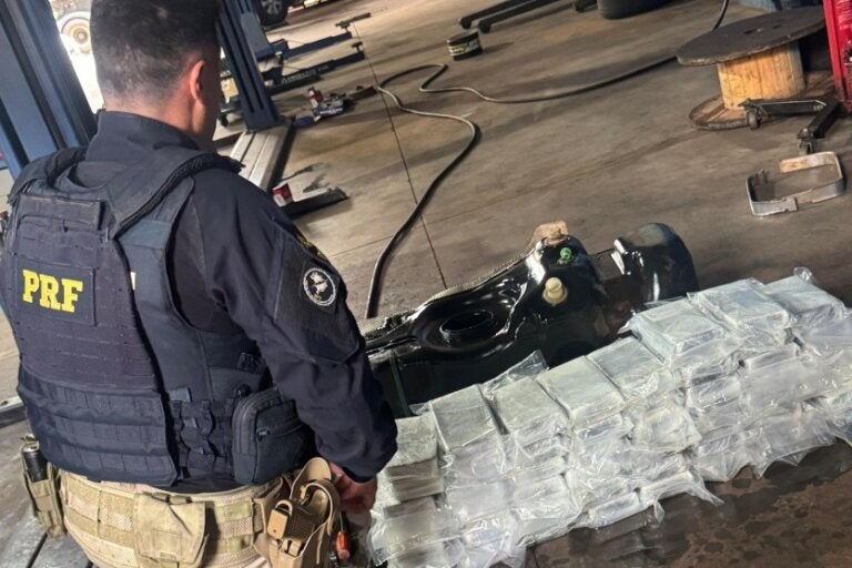 PRF apreende cocaína em Palotina durante abordagem.