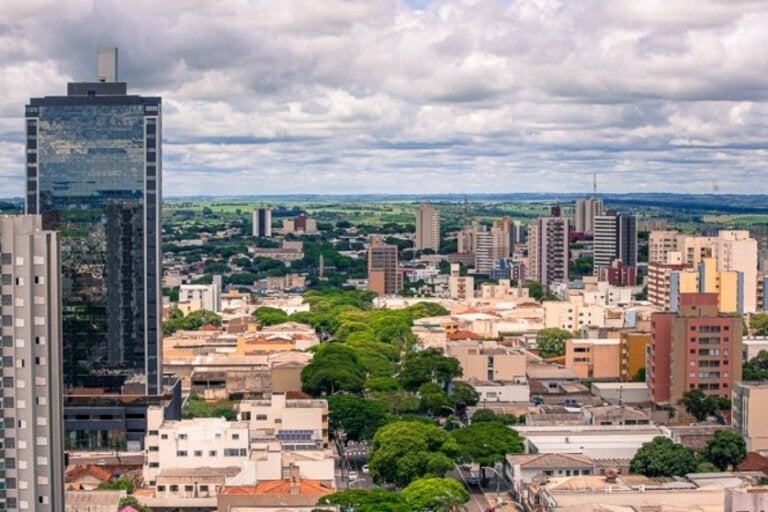 Após frente fria, previsão do tempo em Umuarama indica calor e pouca chuva.