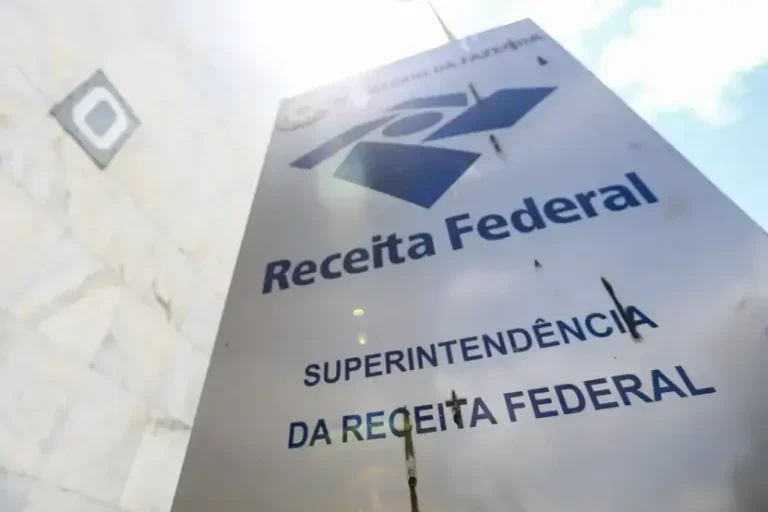 Receita paga nesta terça-feira lote residual do IRPF do mês de dezembro.