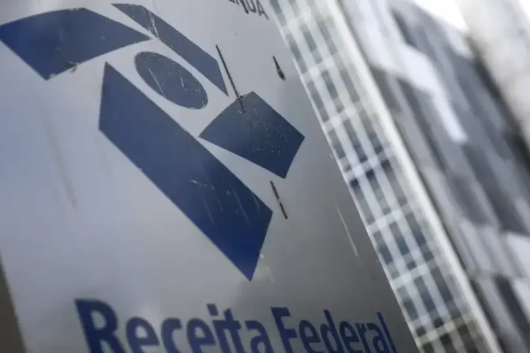 Receita Federal alerta para falsas cobranças com nome e CPF de vítimas