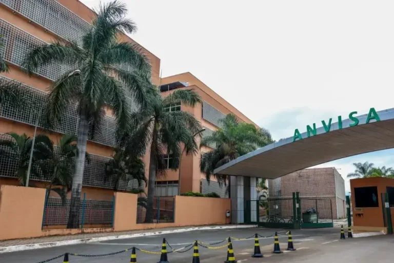Anvisa determina recolhimento de decoração de alimentos com glitter e plástico.