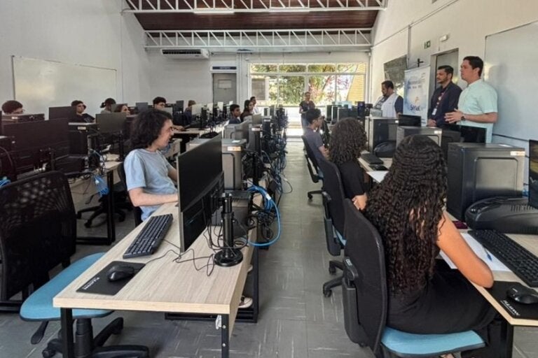 Curso gratuito de TI tem início no Technopark de Umuarama.