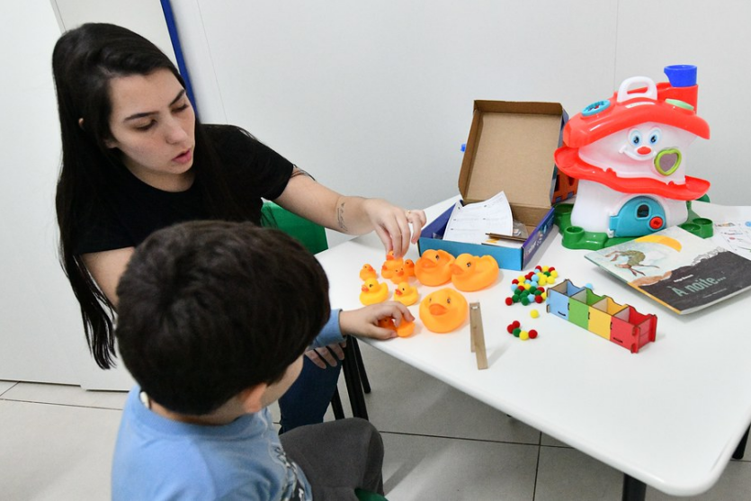 Atendimento A Autistas Aumentou 400 Em 2025 E Terá Mais 100 Vagas Neste Ano(1)